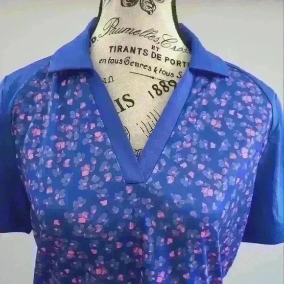 GRAND SLAM | Women's Blue/Pink Floral Short Sleeve V-Neck Golf Polo - Picture 5 of 7